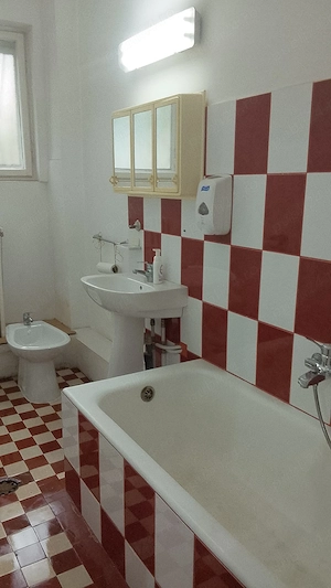Inchiriere apartament 3 camere UNIVERSITATE - imagine 2