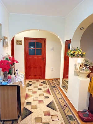 De vânzare: Casă spațioasă 220 mp, teren 700 mp   Ideală și pentru două familii - imagine 10