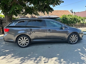 Toyota Avensis Break 2.2 diesel - imagine 6