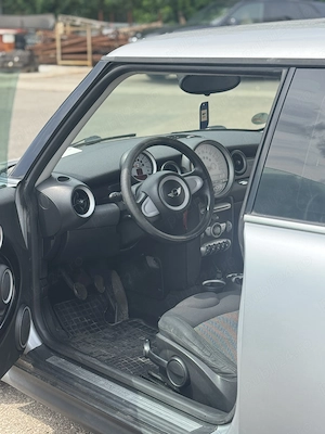 MINI Cooper R56 1.6 120 CP | Motor refăcut la Mini Garaj | Climatronic - imagine 5