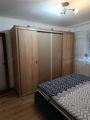 Tomis colt cu Soveja apartament 2 camere decomandat bloc stradal 49 mp utili + balcon etajul 6 liber - imagine 3
