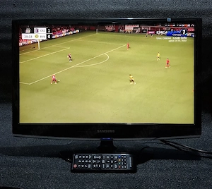 Televizor LCD 23 inchi (58 cm) Samsung 2333HD, cu funcție de monitor