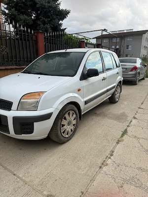 vand Ford an 2009 pret 5000  roni - imagine 4