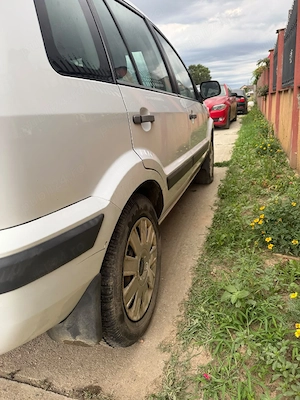 vand Ford an 2009 pret 5000  roni - imagine 2