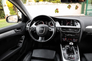 Audi A4 B8 s line An 2011 - imagine 5