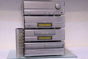 Linie midi Denon D-F10 (Ampli, Tuner, CD, Cassette) + Telecomandă.