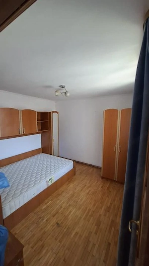 De închiriat – Apartament 3 camere, etaj 1, în Vilă - imagine 2