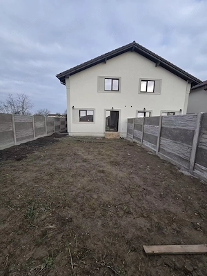 Duplex modern într-o locație centrală Toate utilitatile / Asfalt - imagine 2