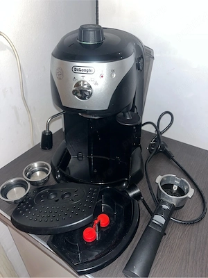 Espressor De Longhi EC201.CD.B, 15 bari, folosit doar 2 luni, stare excelentă