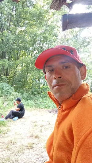 hai cu mine la mare in constanta caut o fata in 22 si 45 ani din timisoara sau din sat eu am 43 ani 