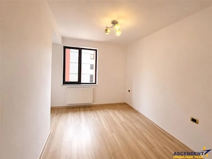 Compozitie generoasa, loc parcare, boxa, Isaran Residence, Tractorul, Brasov - imagine 6