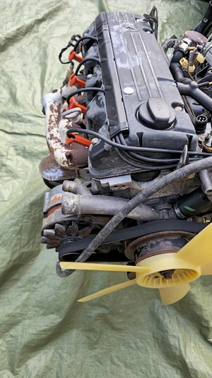 vand motor m102 benzina mercedes w124 w201etc - imagine 5