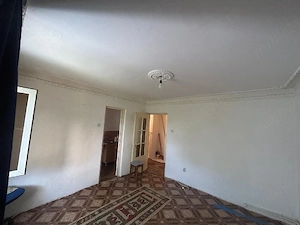 închiriez garsonieră 