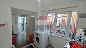 Casă / Vilă cu 3 camere de vânzare în zona Schei - imagine 2