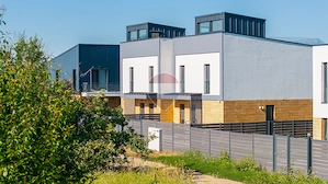 Casă / Vilă cu 4 camere de vânzare în zona Ghimbav Livada - imagine 12