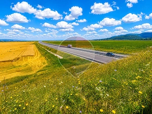 Teren extravilan 17,000mp Rasnov langa Autostrada A3, zona industriala - imagine 2