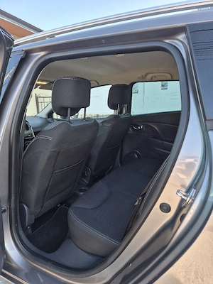Renault Clio an 2014 mot 1.5 DCI 90 cp Euro 5 - imagine 10