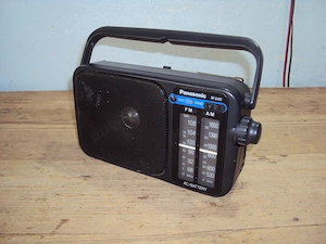 radio Panasonic RF-2400