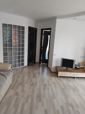 Închiriez apartament  - imagine 9