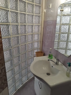 Închiriez apartament  - imagine 5