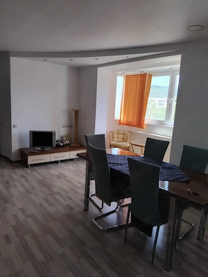 Închiriez apartament  - imagine 8