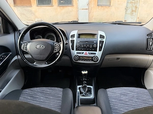 Kia Ceed  1.4 benzina    109 CP   2009 UNIC Proprietar - imagine 5