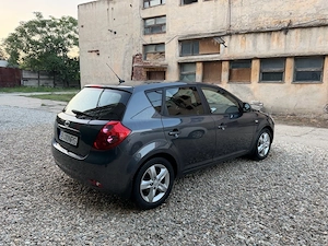 Kia Ceed  1.4 benzina    109 CP   2009 UNIC Proprietar - imagine 3