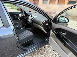 Kia Ceed  1.4 benzina    109 CP   2009 UNIC Proprietar - imagine 8
