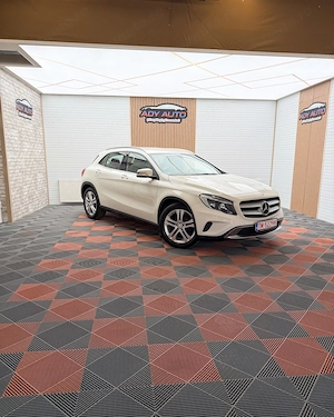 MERCEDES GLA 200 . Cutie Automata + padele . Garantie 12 luni . Buy-Back . Test-Drive .  - imagine 2
