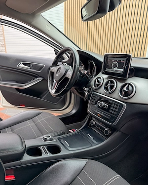 MERCEDES GLA 200 . Cutie Automata + padele . Garantie 12 luni . Buy-Back . Test-Drive .  - imagine 14