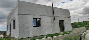 Casa la roșu în Ilișești  - imagine 2