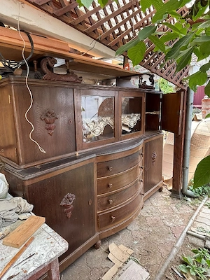 Mobila de vanzare