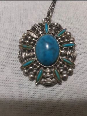 30 Lei. Pandant cu piatră turquaz. Model Navajo. S.U.A. Valabil in Iasi.