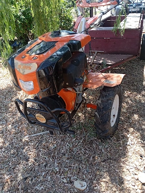 vând motocultor