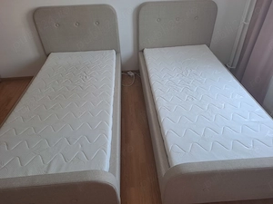 Vând două paturi 90 200