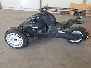 Motociclu Brp Can-am 2025 - imagine 2