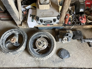 Dezmembrez scuter piaggio neg 50 răcire apa 