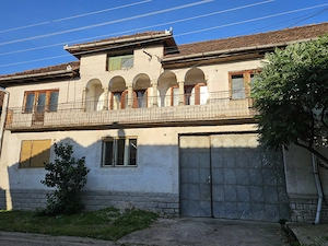 Casă cu etaj de vânzare,  Poienii de Jos, com Buntești - imagine 2