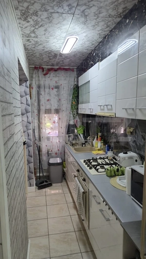 Apartament cu 3 camere, 39 mp, zona Podu Ros - imagine 8