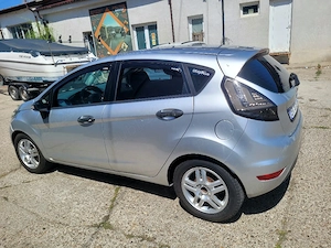 vând Ford fiesta automat 1.4 benzina din 2011