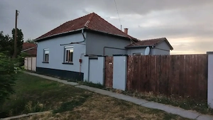Casa de familie in Batania, la 20 km de Arad