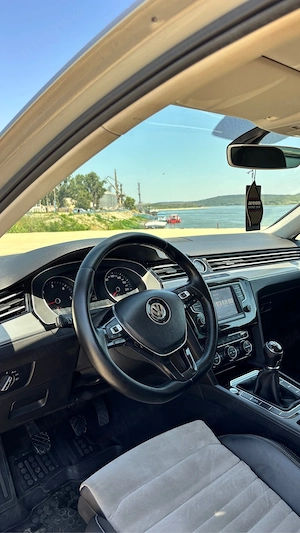 Volkswagen Passat B8  2.0 TDI BlueMotion - imagine 3