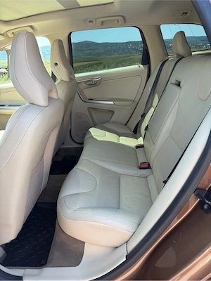 Volvo XC 60   D5  An 2010  4x4  2.4 163Cp  Automat - imagine 8