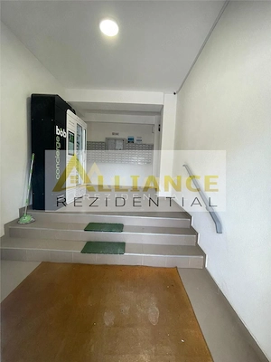 Apartament 3 camere Sector 4 - imagine 3