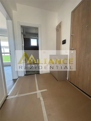Apartament 2 camere tip Studio + 75 mp curte proprie - imagine 5