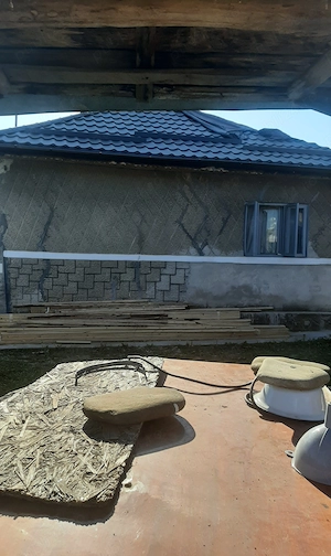 Casa si Teren mare de VANZARE langa Primarie