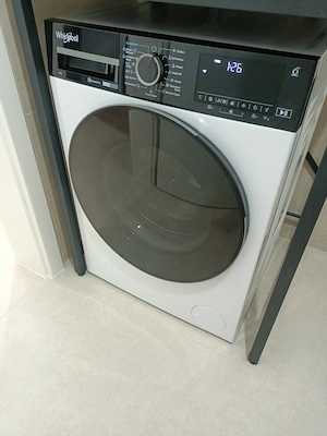 Masina de spalat rufe noua 9kg Whirlpool