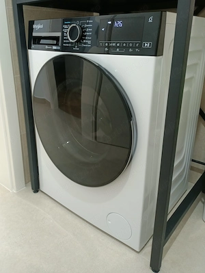 Vand masina Whirlpool de spalat rufe noua cu garantie 5 ani, 9kg, Pret 999 lei