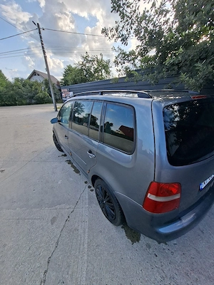 vezi Volkswagen Touran în stare foarte bună de funcționare un motor 1.9 diesel șapte locuri - imagine 4