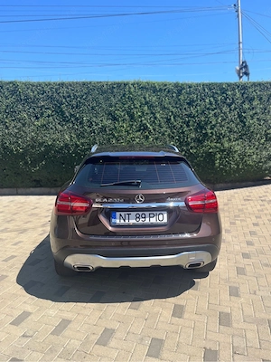 Mercedes-Benz GLA 220d 4 Matic Automat 7 trepte - imagine 2